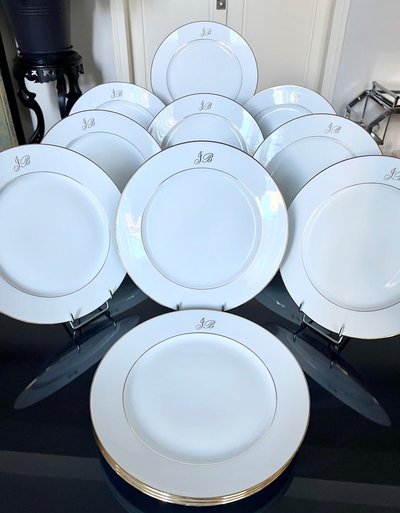 12 Dinner Plates Gold Fillet Design - Limoges Porcelain - Monograms