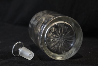 Flacon en cristal taillé et col en argent massif, poinçon Minerve, fin 19ème siècle