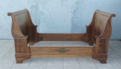 Mahagonibett im Empire-Stil