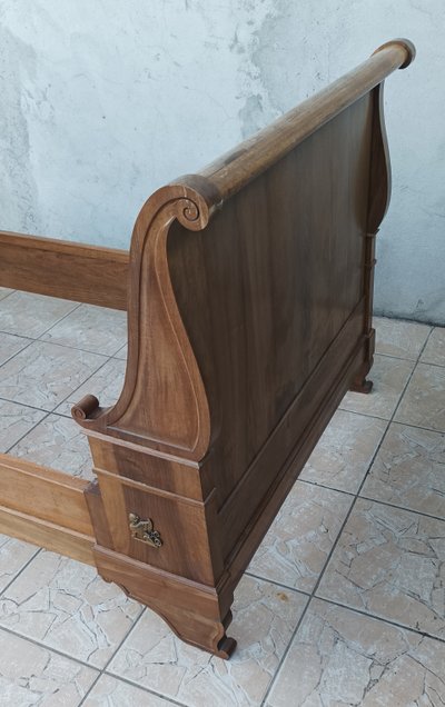 Mahagonibett im Empire-Stil