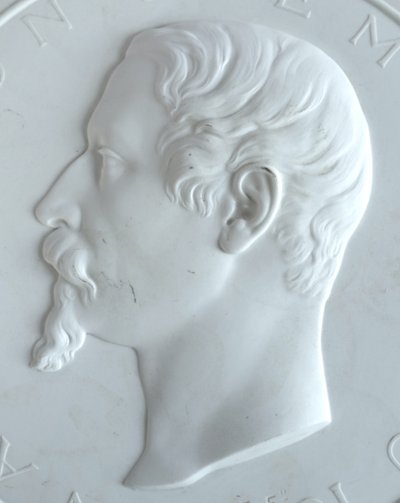 Manufacture de Sèvres : grande médaille portrait de l'Empereur Napoléon III en biscuit - 22,5cm