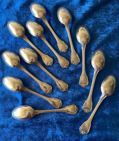 11 mocha spoons.