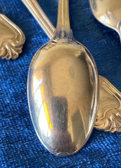 11 mocha spoons.