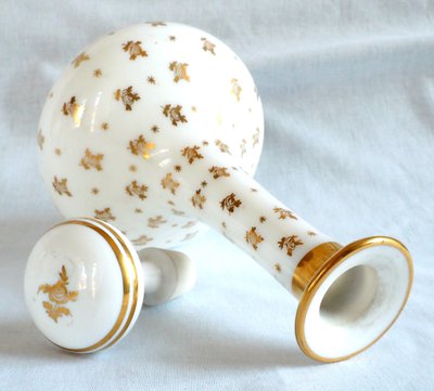 Baccarat : service de nuit en opaline dorée, époque Napoléon III vers 1860