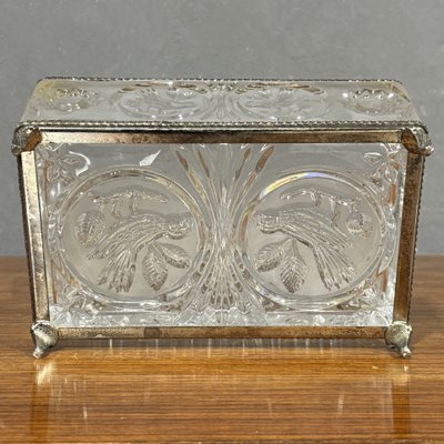 Boîte à bijoux ancienne en verre taillé