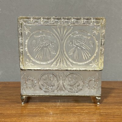 Boîte à bijoux ancienne en verre taillé