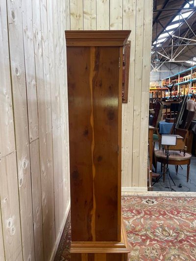 Biblioteca - Buffet - mostra due corpi in stile inglese