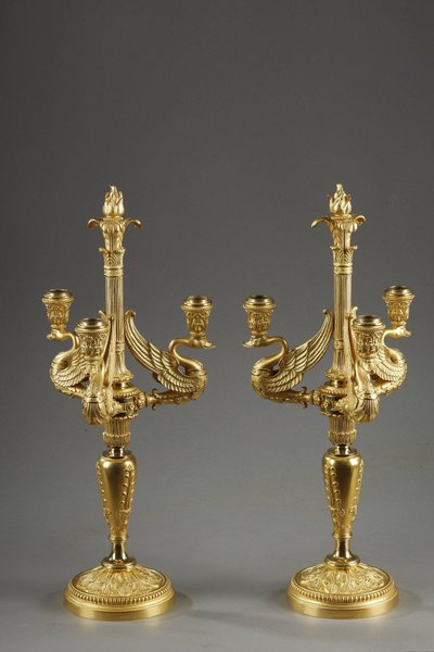 Paire de Flambeaux à trois lumières en bronze ciselé et doré Signés Barbedienne