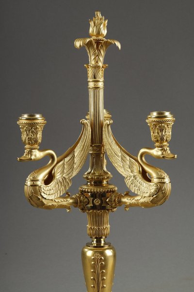 Paire de Flambeaux à trois lumières en bronze ciselé et doré Signés Barbedienne