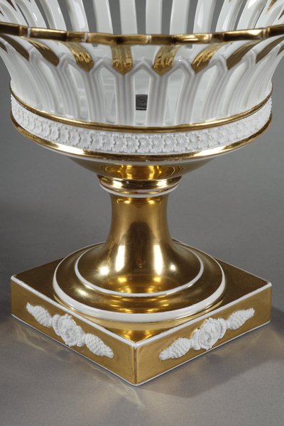 PAIR OF PARIS PORCELAIN STANDING BASKETS, EMPIRE PERIOD