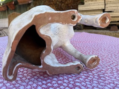 Glazed and cracked terracotta ratter, Avent Normandy, early 20th century