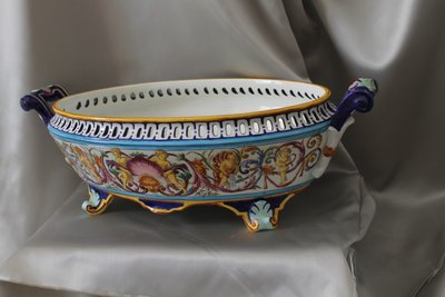 Fine Bordeaux earthenware planter with polychrome decoration of putti, 19th century Jules Vieillard