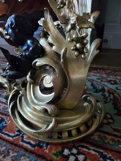 Pair of bronze fireplaces with children, Louis XV style.
