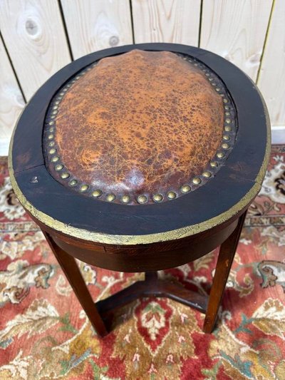 Klavier sitzender Hocker Leder Art Deco