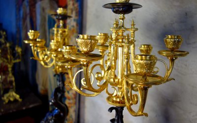 Grande paire de candélabres à l’antique signée James Pradier