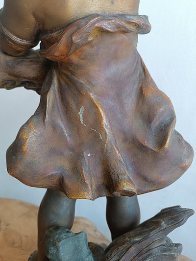 Auguste MOREAU Scultura Spelter "Il bambino con l'anatra" Medaglia d'oro
