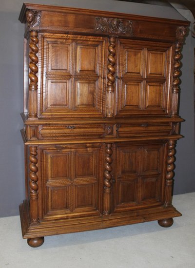Louis XIII Viertüriges Buffet aus Nussbaum, spätes 17. Jahrhundert