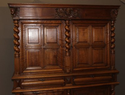 Louis XIII Viertüriges Buffet aus Nussbaum, spätes 17. Jahrhundert