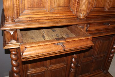 Louis XIII Viertüriges Buffet aus Nussbaum, spätes 17. Jahrhundert