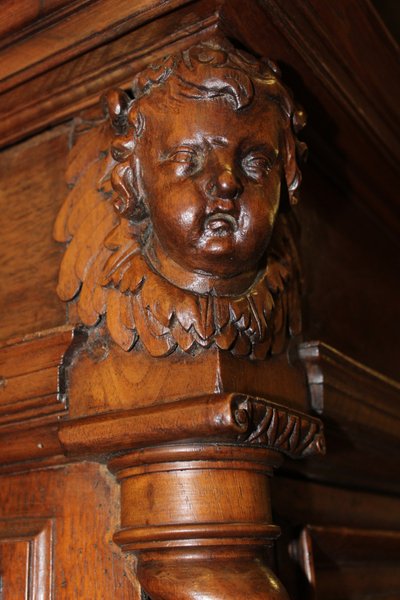 Louis XIII Viertüriges Buffet aus Nussbaum, spätes 17. Jahrhundert