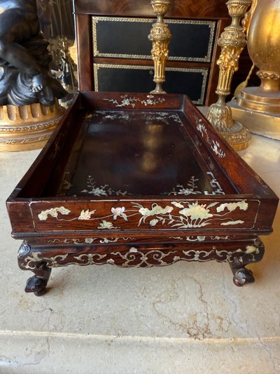 Letter tray in exotic wood and mother-of-pearl marquetry, Indochina, as