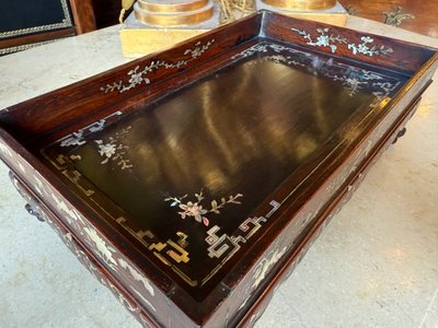Letter tray in exotic wood and mother-of-pearl marquetry, Indochina, as