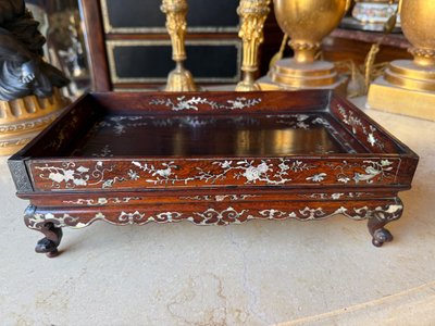 Letter tray in exotic wood and mother-of-pearl marquetry, Indochina, as