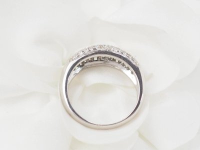 Anello bangle in oro bianco e diamanti