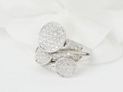 Bague en or blanc et diamants 