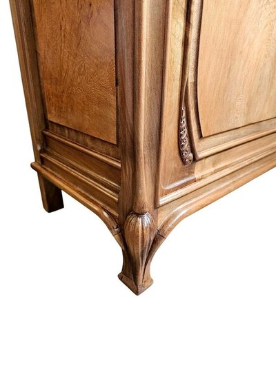 Art Nouveau display case from the Nancy School "Scolopendre Fern"