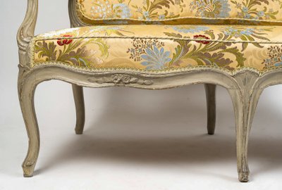 Canapé d’époque Louis XV en Hêtre Laqué estampillé par Jean-Baptiste Delaunay, Vers 1770
