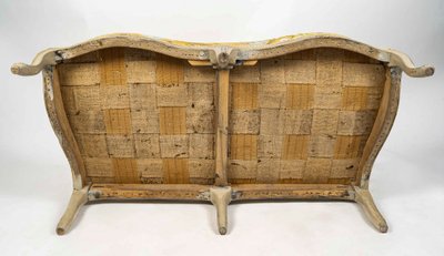 Canapé d’époque Louis XV en Hêtre Laqué estampillé par Jean-Baptiste Delaunay, Vers 1770