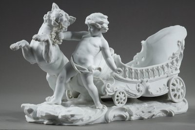 Corbeille à décor de putto et félin, manufacture Richard Eckert & Co