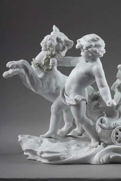 Corbeille à décor de putto et félin, manufacture Richard Eckert & Co
