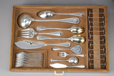 IMPORTANT SILVER AND Mother-of-pearl FLATWARE , IN ORIGINAL CASE. TÉTARD FRÈRES.