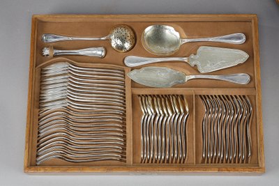 IMPORTANT SILVER AND Mother-of-pearl FLATWARE , IN ORIGINAL CASE. TÉTARD FRÈRES.