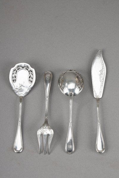 IMPORTANT SILVER AND Mother-of-pearl FLATWARE , IN ORIGINAL CASE. TÉTARD FRÈRES.