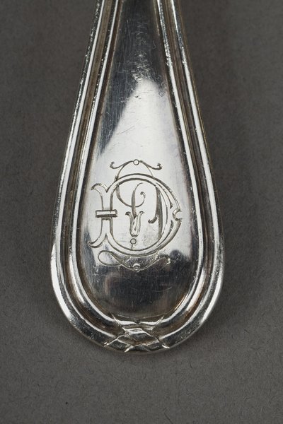 IMPORTANT SILVER AND Mother-of-pearl FLATWARE , IN ORIGINAL CASE. TÉTARD FRÈRES.