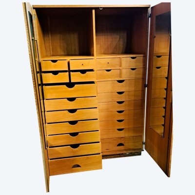 Meuble de métier avec 22 tiroirs et deux miroirs intérieur