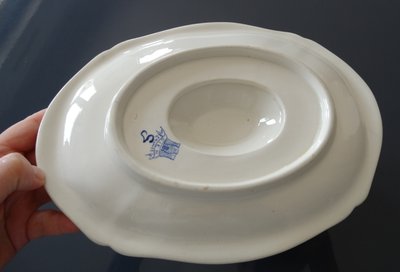 Gien factory. Earthenware sauce boat, Rooster and Peony model. Stamp from the 1930s-1960s.