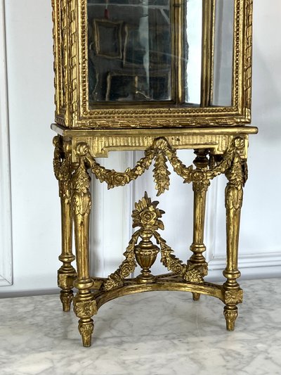 PICCOLA VETRINA XIX SECOLO SU PIEDI IN LEGNO INTAGLIATO E DORATO IN STILE LUIGI XV