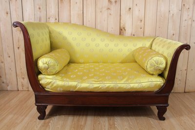 Divano letto in mogano del periodo di restauro