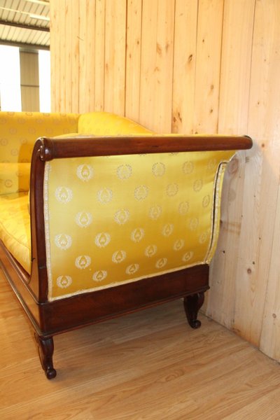 Divano letto in mogano del periodo di restauro