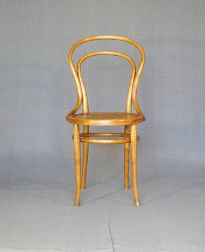 Set of 4 bistro chairs by Kohn No. 30 with wooden seats, circa 1910, no. Thonet