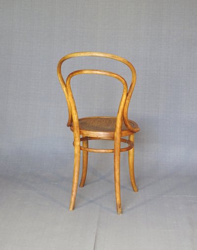 Set of 4 bistro chairs by Kohn No. 30 with wooden seats, circa 1910, no. Thonet
