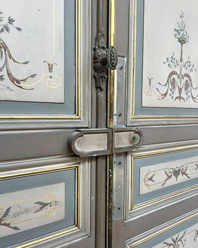 Set di porte doppie con telaio e traverso