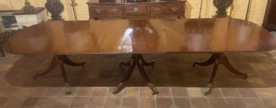 Table De Salle à Manger à Triple Piédestal En Acajou Massif - Angleterre ( 3m33 De Long)