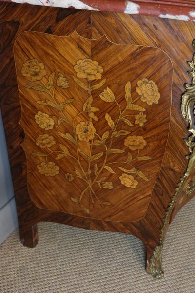 Commode Louis XV marqueterie de fleurs