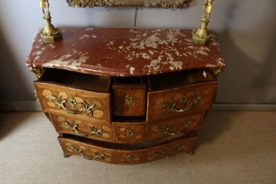 Commode Louis XV marqueterie de fleurs