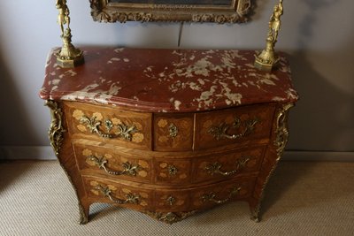 Commode Louis XV marqueterie de fleurs